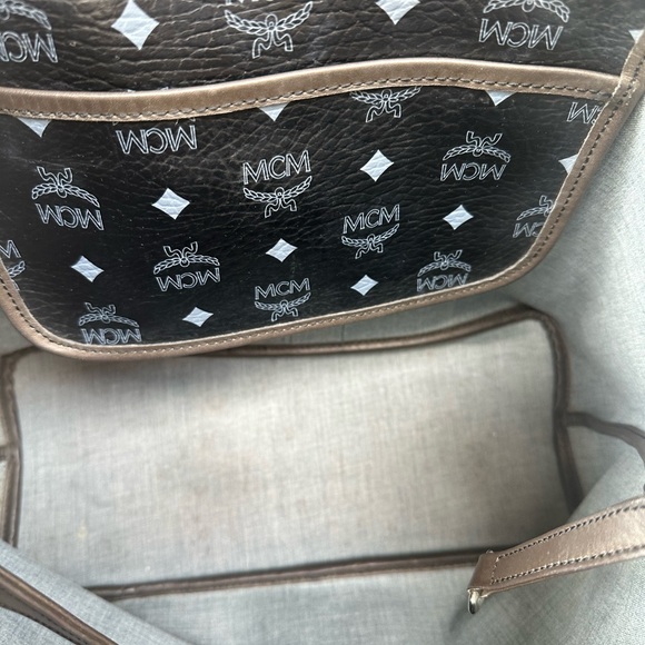 MCM Princess Lion patchwork Leather Tote Bag - Picture 12 of 12